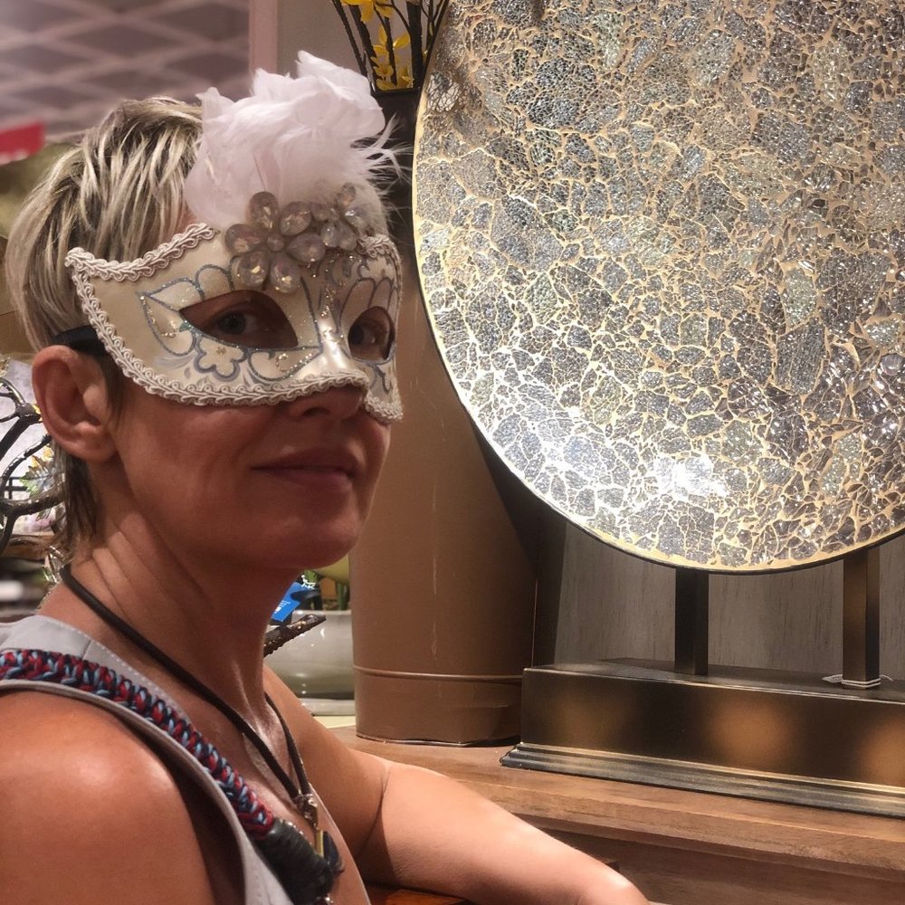 Meet your Posher, Anjelika